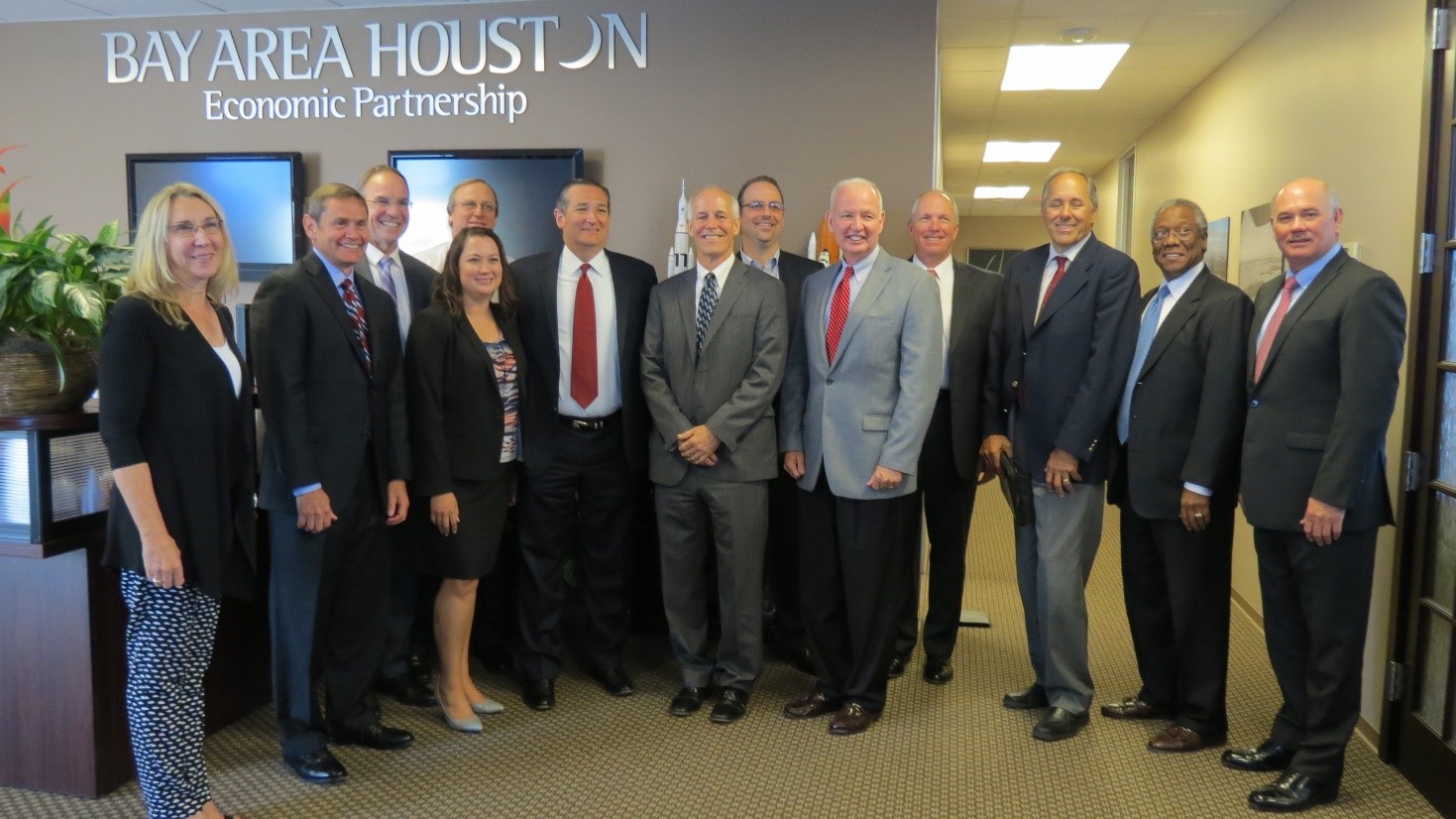 BAHEP President, Bob Mitchell (far right) poses for a picture with Texas Senator Ted Cruz (sixth from left) and BAHEP roundtable members – including Alpha Space President, Stephanie Murphy (fourth from left) – after a roundtable discussion to discuss a NASA reauthorization.